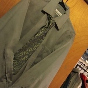 Button down dress shirt and tie